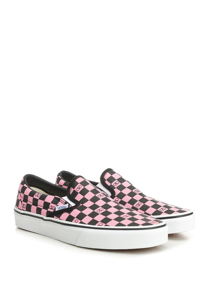 Valentino Garavani Valentino Garavani X Vans Slip-On Sneaker Scarpe basse - Red | 502d4e36f86fbbd216ba75cebcfa19d7dc3fef2d