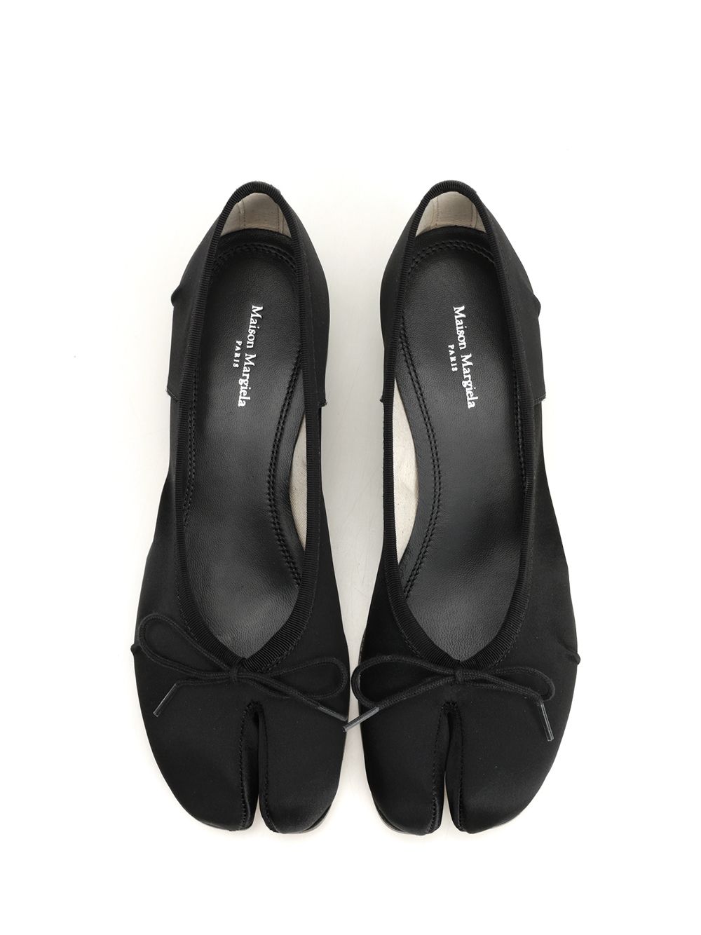 Maison Margiela Tabi Scarpe basse - Black | 09e8b15795a54e969829a6fb14c5f85b09bd30dc