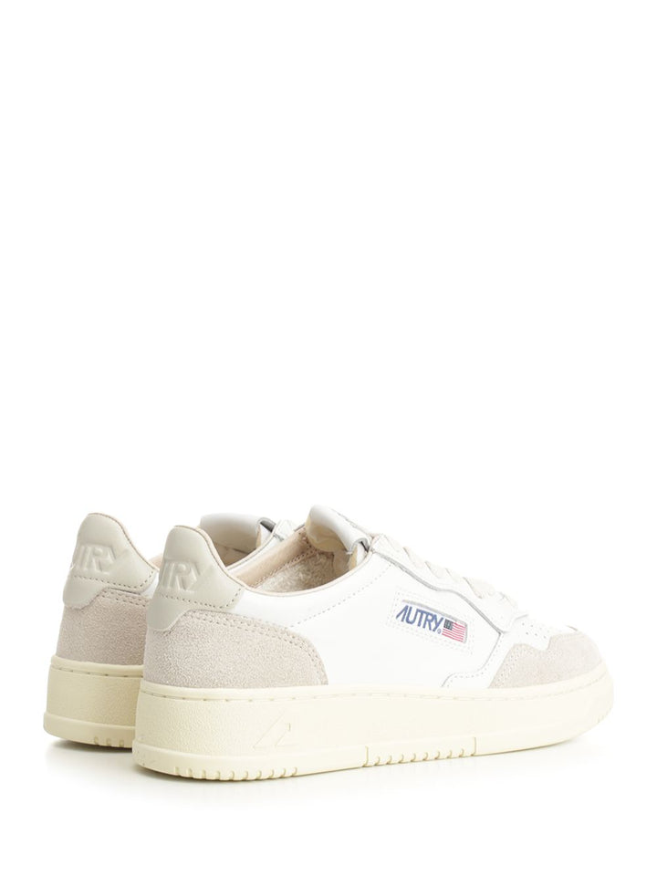 Autry  Medalist Low Sneakers - White | 70aba986952f3a1ee7cfa64d7091bd939420c481
