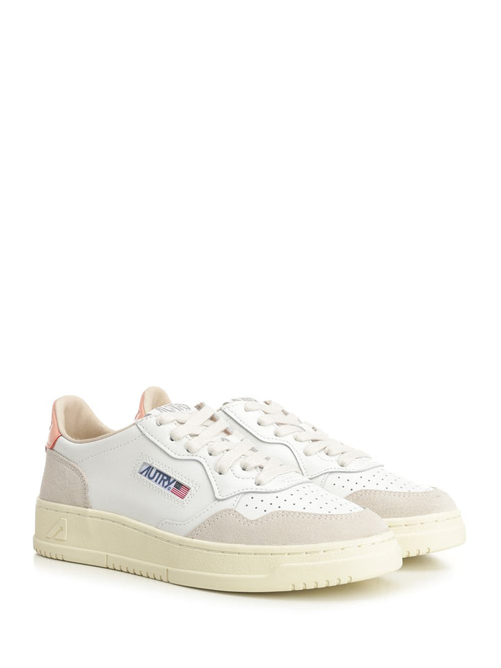 Autry  Medalist Low Sneakers - White | 585bf5e8555ac4095f74f684f71261aea1455982