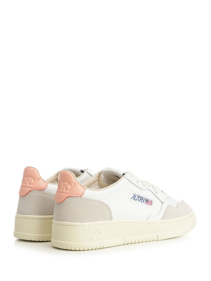 Autry  Medalist Low Sneakers - White | 29c587ff9b8452b143a6ced5caef0f8e8a8c1174