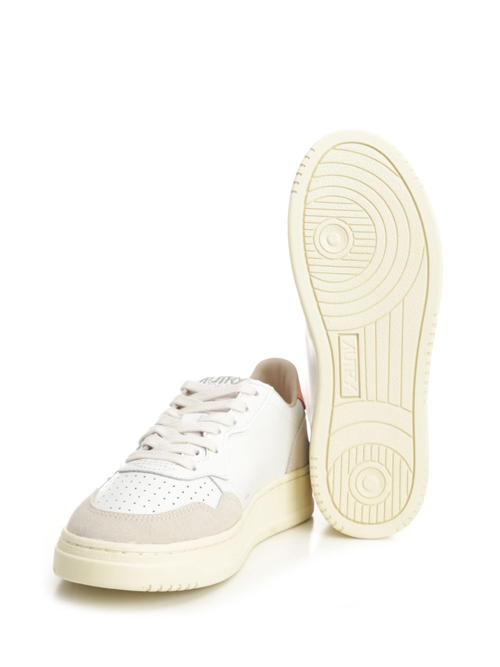 Autry  Medalist Low Sneakers - White | be0821dbc6ad3bb2920cb51870ad40ba3d71d817