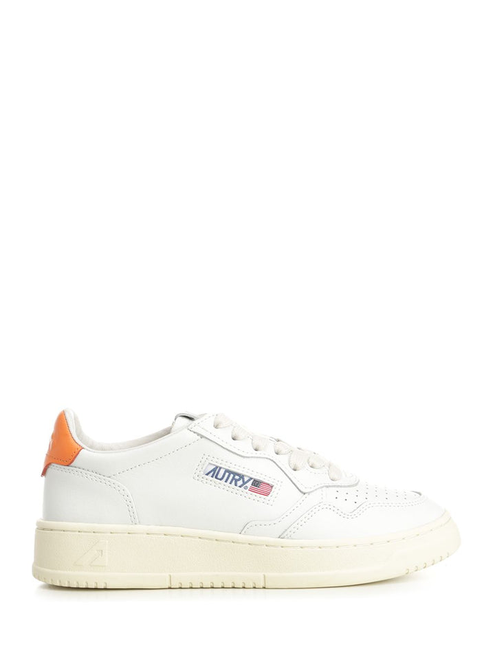 Autry  Medalist Low Sneakers - White | aceb56c8b7faba86683a30e7c065f2e154a167a7