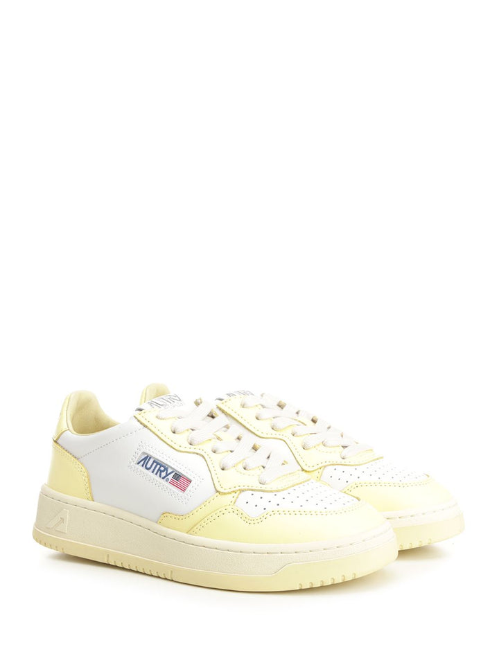 Autry  Medalist Low Sneakers - White | 0263acf8335fc4374ff18c3f52e3bc847e55c136