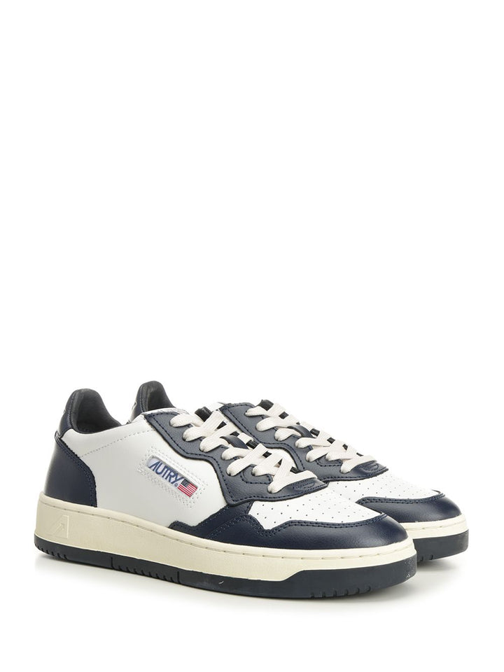 Autry  Medalist Low Sneakers - White | 058ff4f5e39835196cf04b1f898ed41147a95437