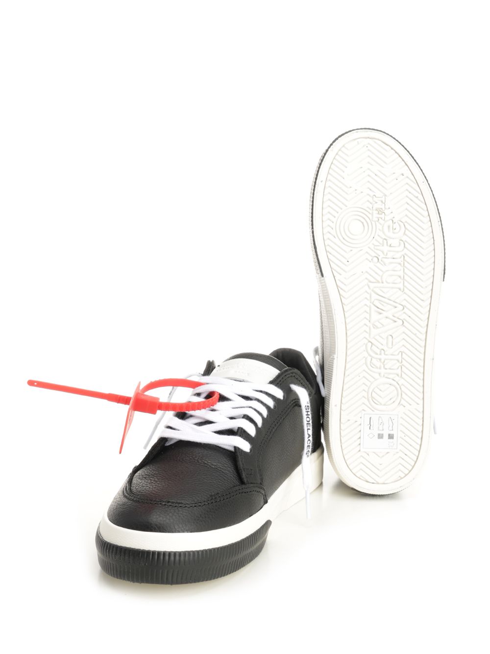Off-White Vulcanized Low Sneakers - Black | ca912f12732fbac307d735ef5dd16345de71a811