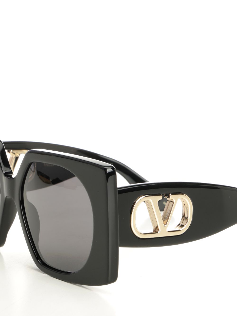 Valentino Garavani Square Sun Glasses - Black | b50f4e0a748c72f4a9d142505f75033a476b6d92