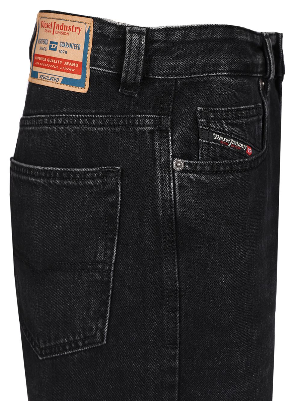 Diesel 2001 D-Macro Jeans - Black | 8b559ee4f572b987bcd68360df271c65741b32e2