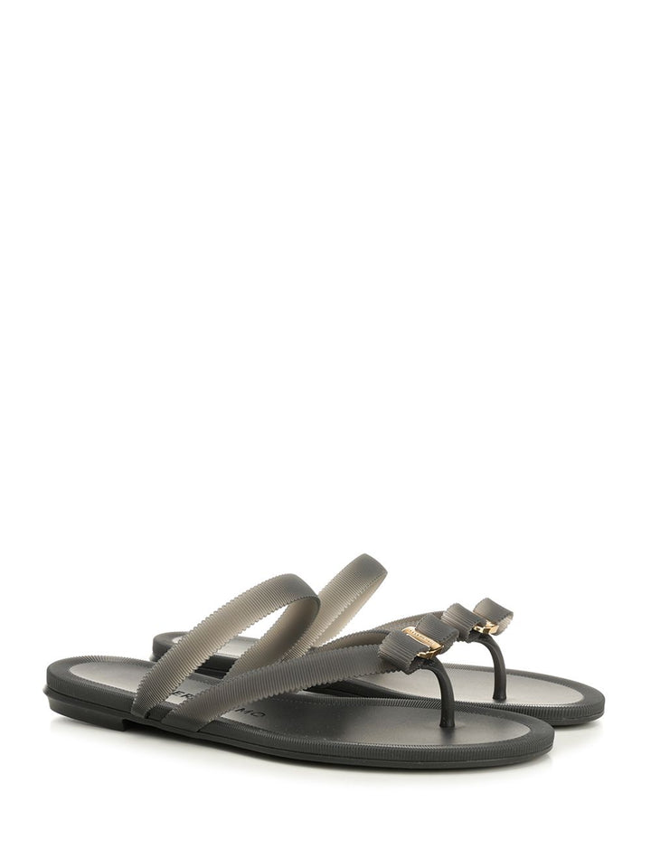 Ferragamo Vara Flip-Flops With Jelly Bow Sandals - Black | 75a6c80c7b10b8729160f86ac67fd8fff1a0d184