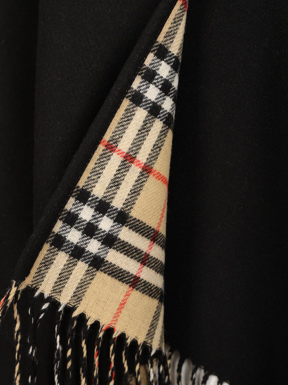 Burberry Reversible Cape Jackets - Black | 8d6c8aaf7e6d4850f7b82f355d96a4dee74f56ce