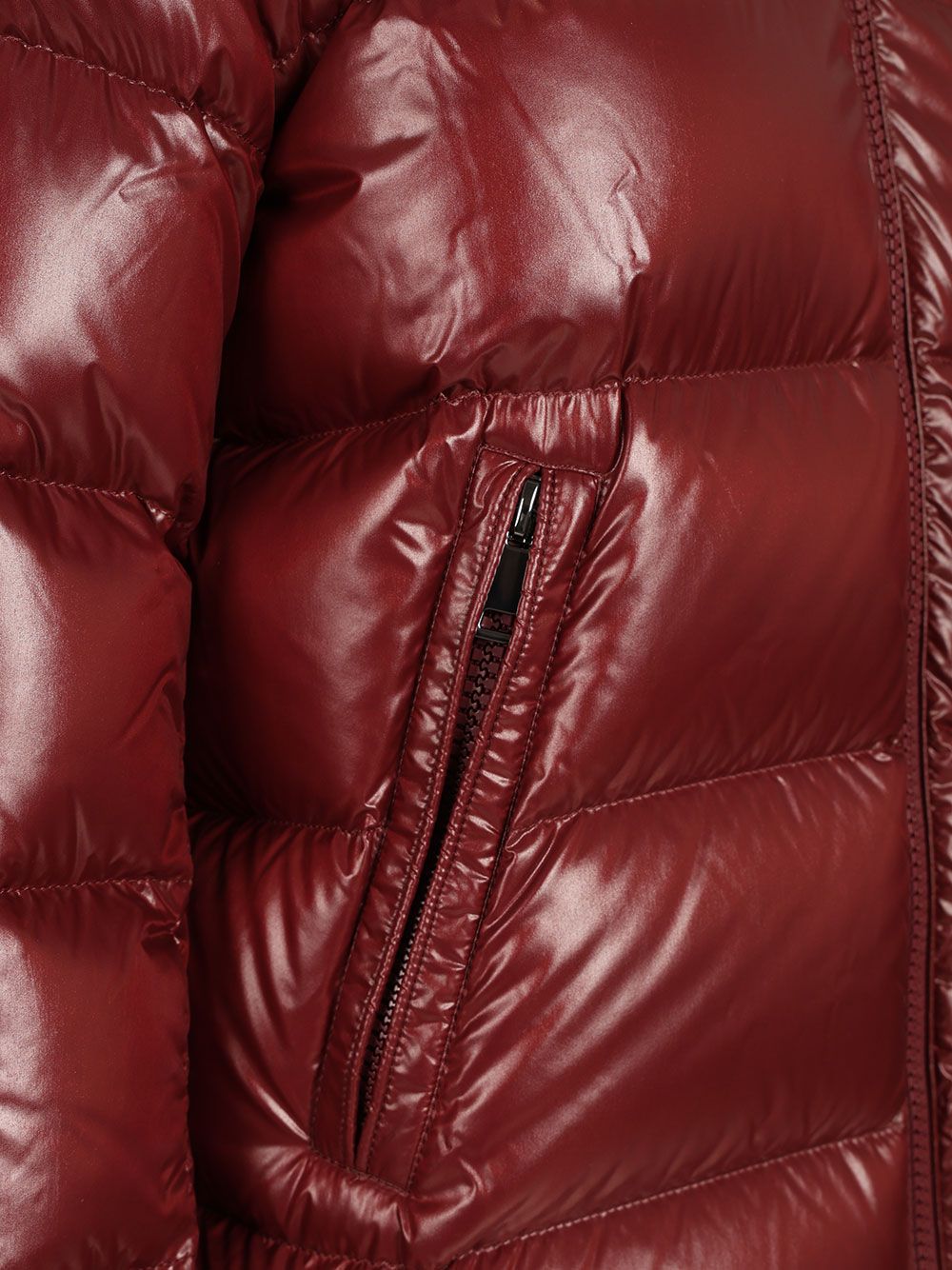Moncler Maire Short Down Jacket With Hood Jackets - Bordeaux | 75249126dff89915c79c4029b7002073af76e76f