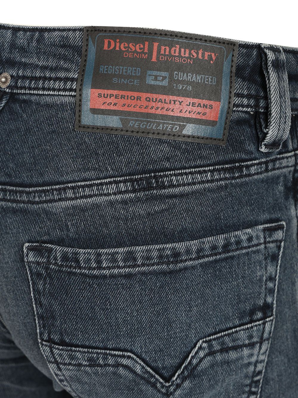 Diesel 1985 Larkee Regular Low Waist Jeans - Blue | fc74df317f6c840406e3ff0a6c4d72b7d9539856