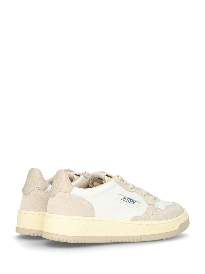 Autry  Medalist Low Sneakers - White | c553970207d0d6f23d2fd8ce94e4d5580bf2fd31