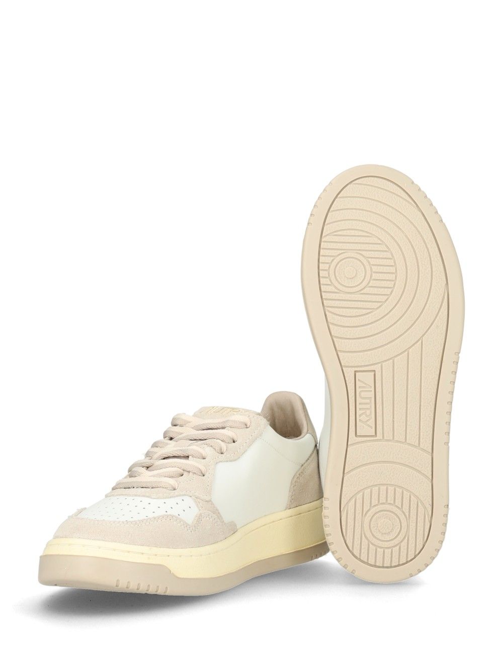 Autry  Medalist Low Sneakers - White | adeed8cbf8bf44d190fffe7e5deee76d552491d1