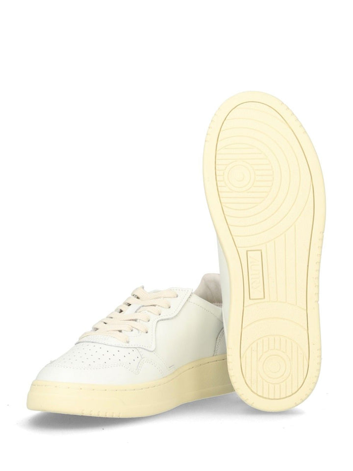 Autry  Medalist Low Sneakers - Blue | 53f768cefabfd61ee5394e4ab27c3f4eee958fba
