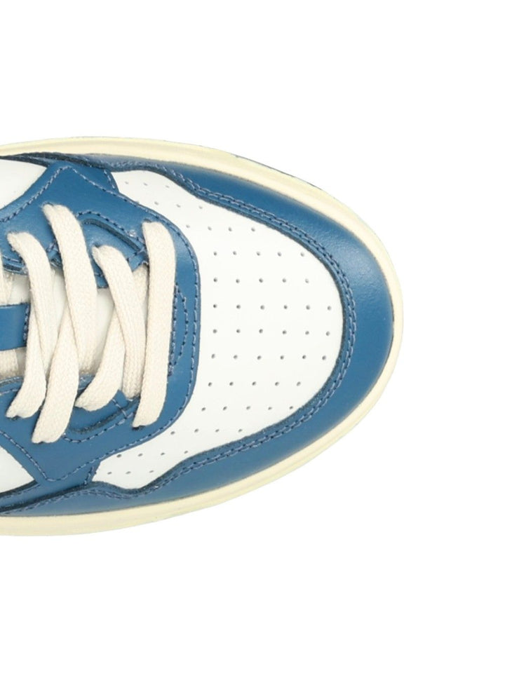 Autry  Medalist Low Sneakers - Blue | b5a42942bda19d089420fa599c54075297c83815