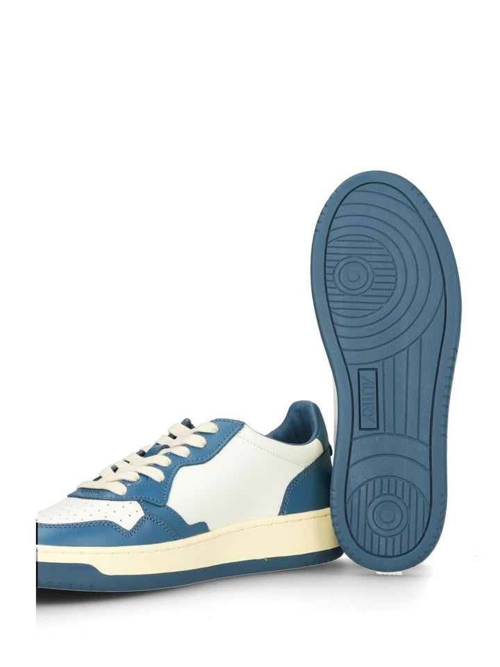 Autry  Medalist Low Sneakers - Blue | 6d5516ab5debf30aa5ecb872dc365f604e443355