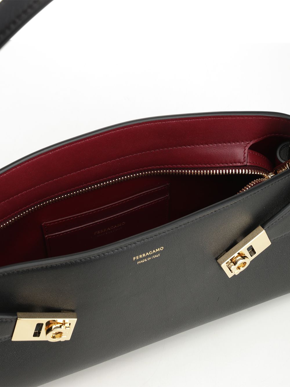 Ferragamo Hug Leather Shoulder Bag Shoulder Bags - Black | 335220a0357baadfeb050cdce510eb9c1a327696