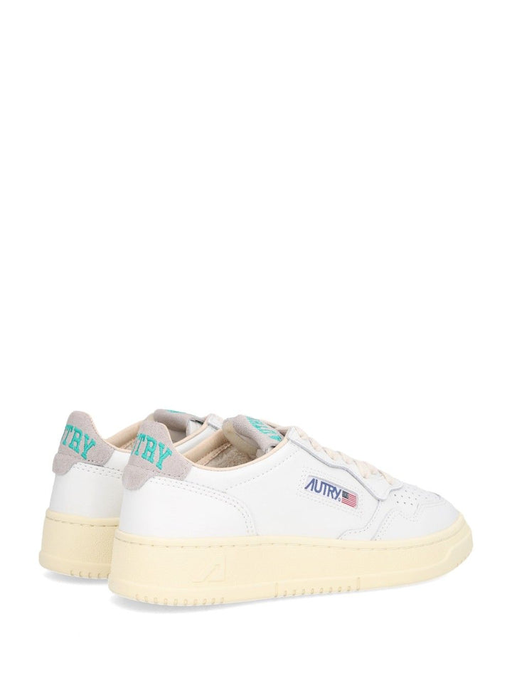 Autry  Medalist Low Sneakers - White | b022b0f4b2e70cb067826dc2f3b6545f6427b611