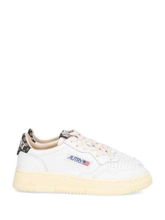Medalist Low Sneakers White