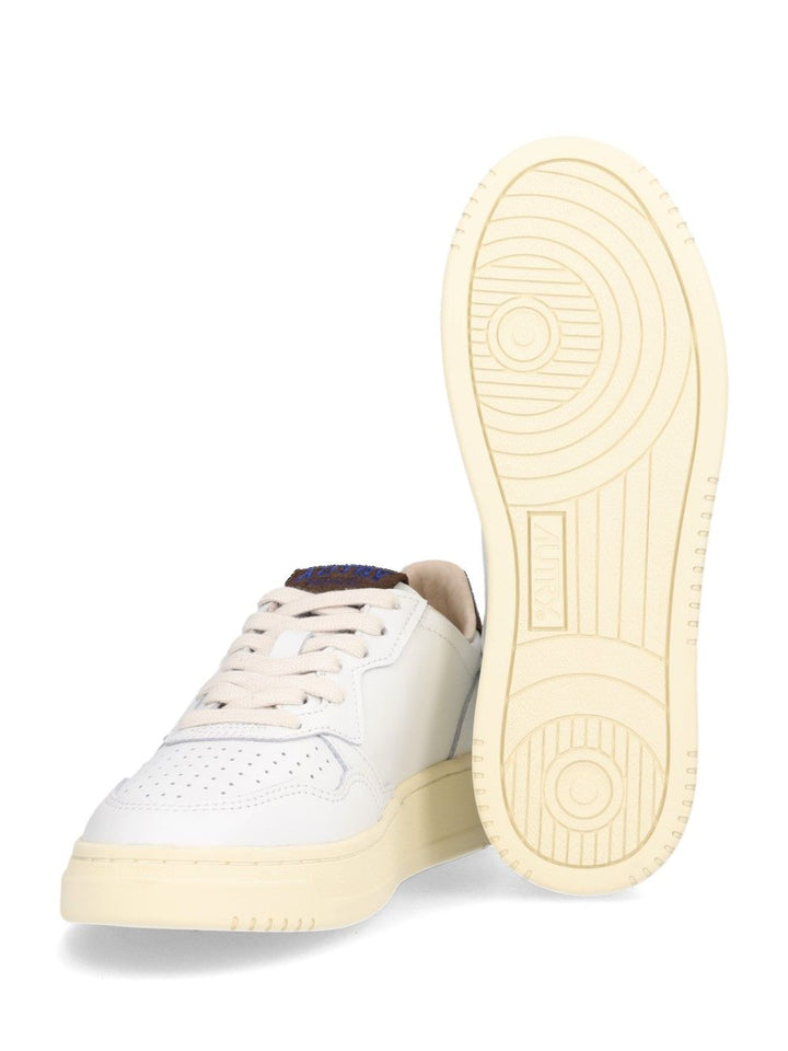 Autry  Medalist Low Sneakers - Brown | e075d06a03c452a3d483ab361483b422e408b732