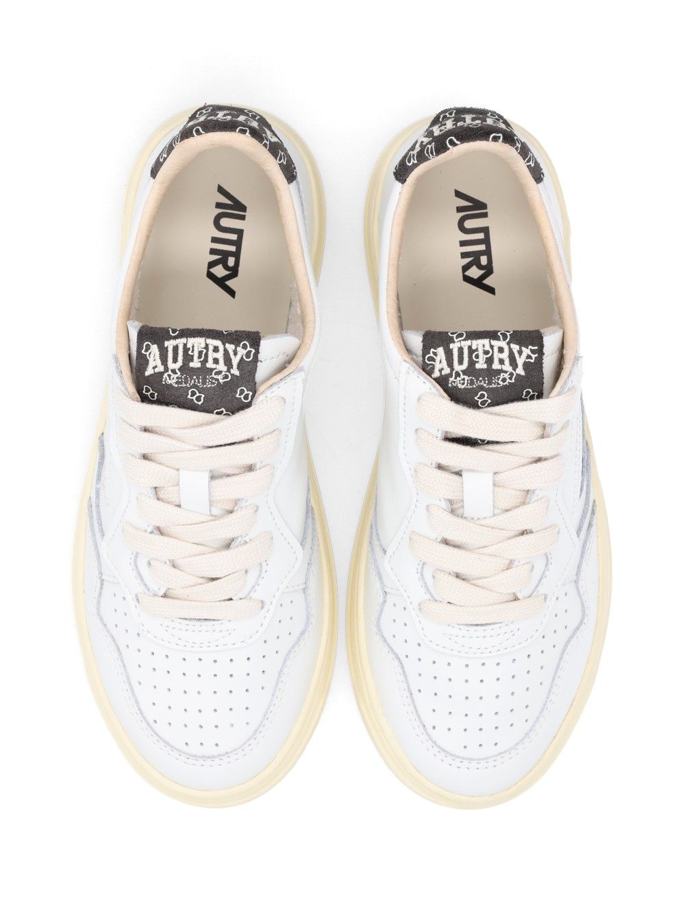 Autry  Medalist Low Sneakers - White | 57e1212dfe4e4c10bc9d635f963e7821d55c6b74