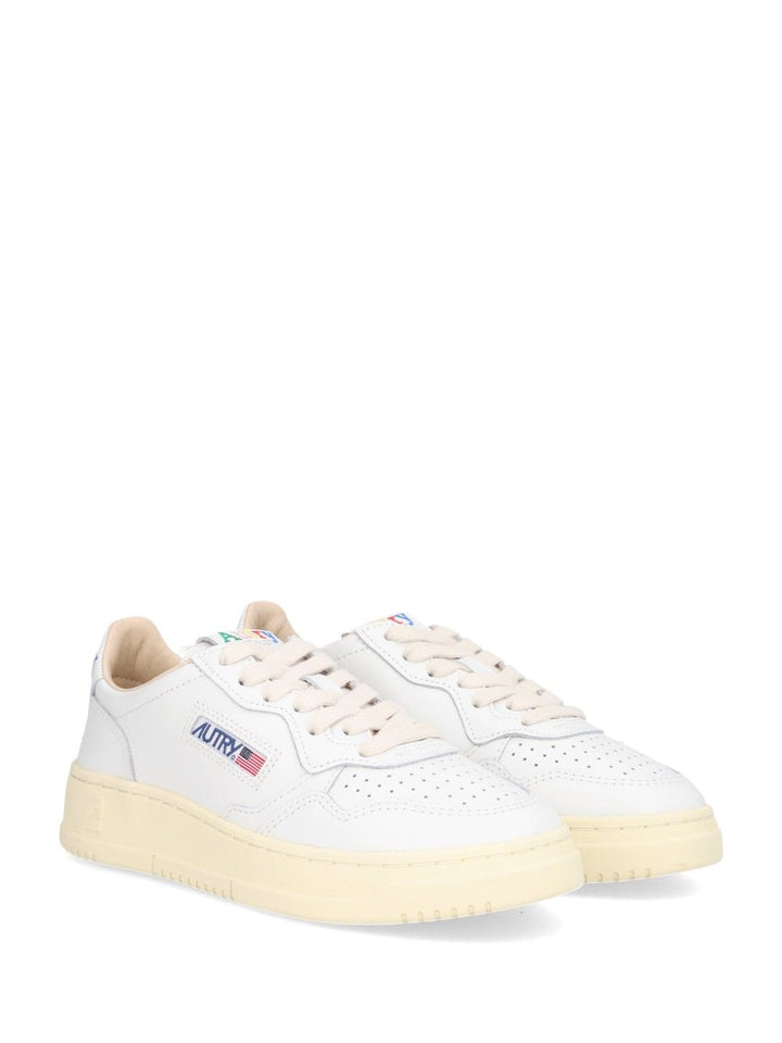 Autry  Medalist Low Sneakers - White | 2521e823eb44d71dedde7f2040cfd61cc46fd2fc