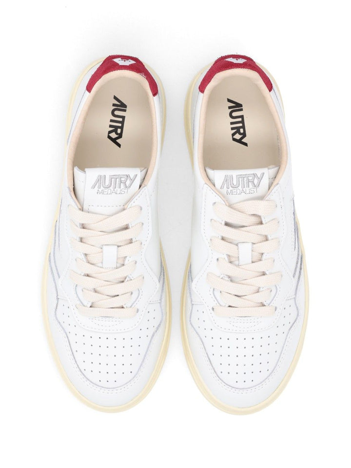Autry  Medalist Low Sneakers - White | 4153cd588cccf4ed9cc6281a95f79f05dc0ef466
