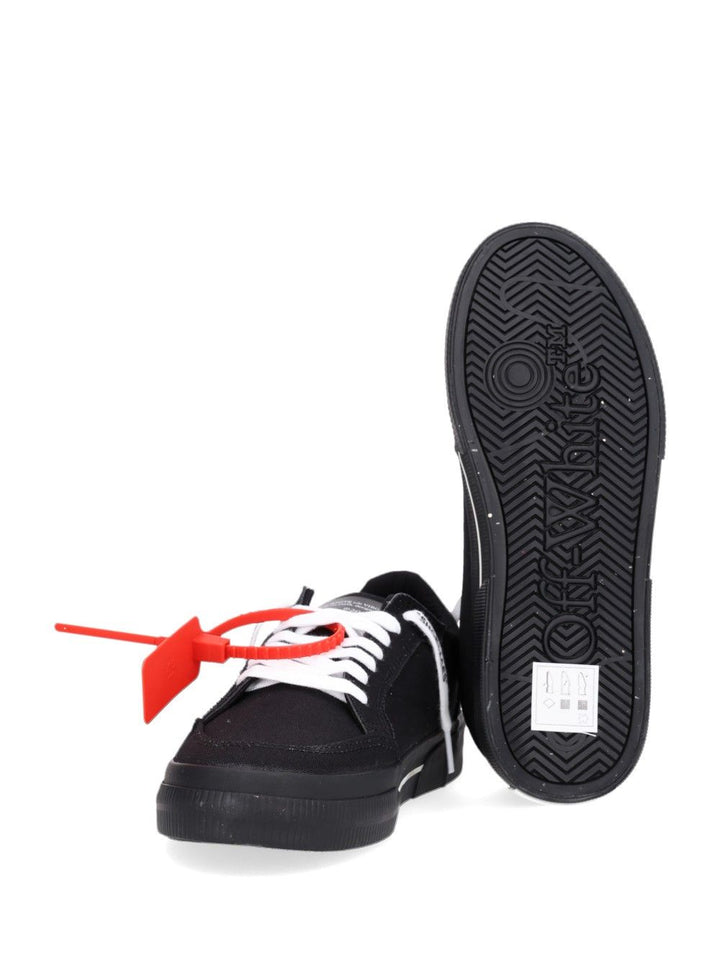 Off-White Vulc Low Sneakers - Black | b8e49e19f3e6e0f7615d8ce407f91d402d8cb467
