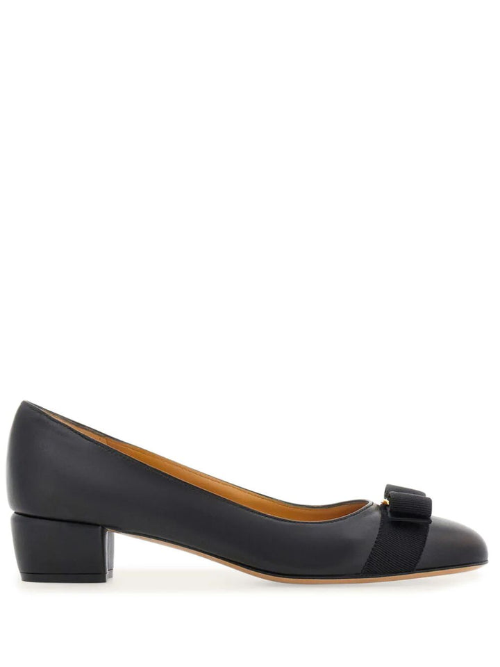 Ferragamo Pumps - Black | 3a573aa6e6977954fb624b0cfd2d1add58952726