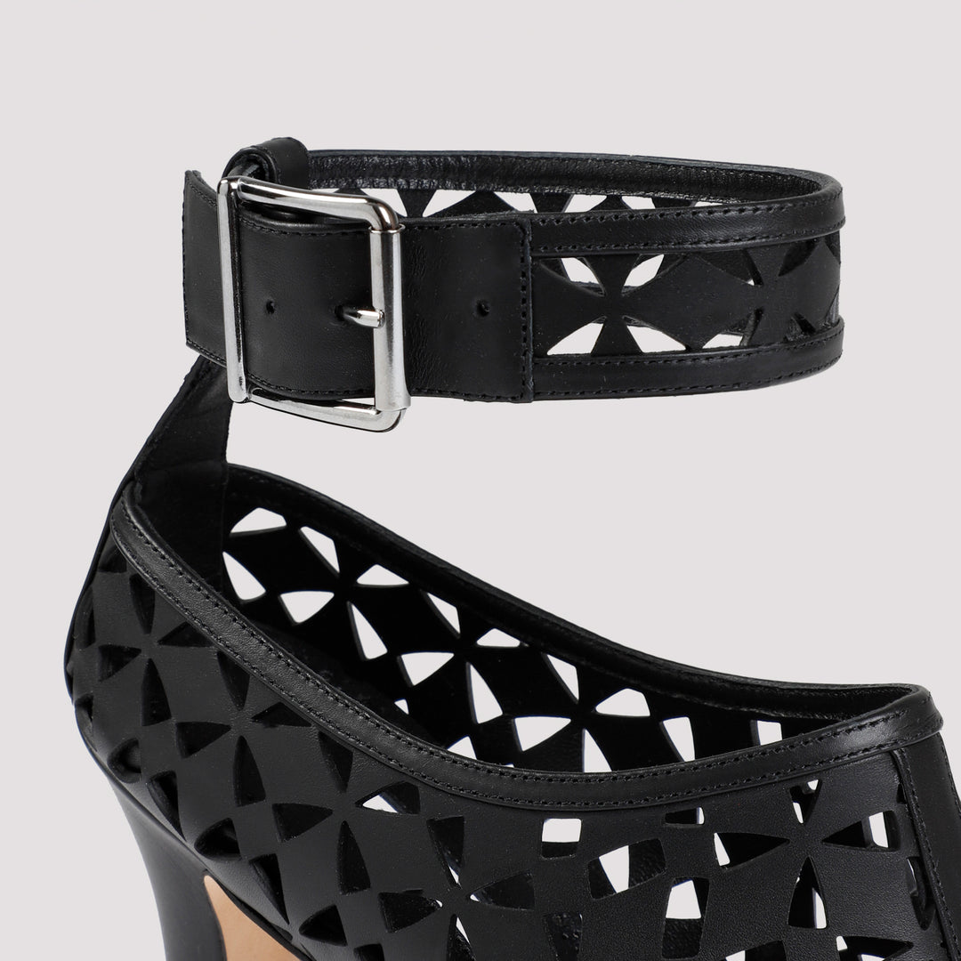 Manolo Blahnik Sandals - Black | 9b614db668e0ff28594b96ea86473a5aafc4cc83