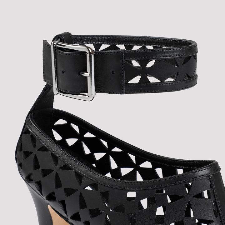 Manolo Blahnik Sandals - Black | 9b614db668e0ff28594b96ea86473a5aafc4cc83