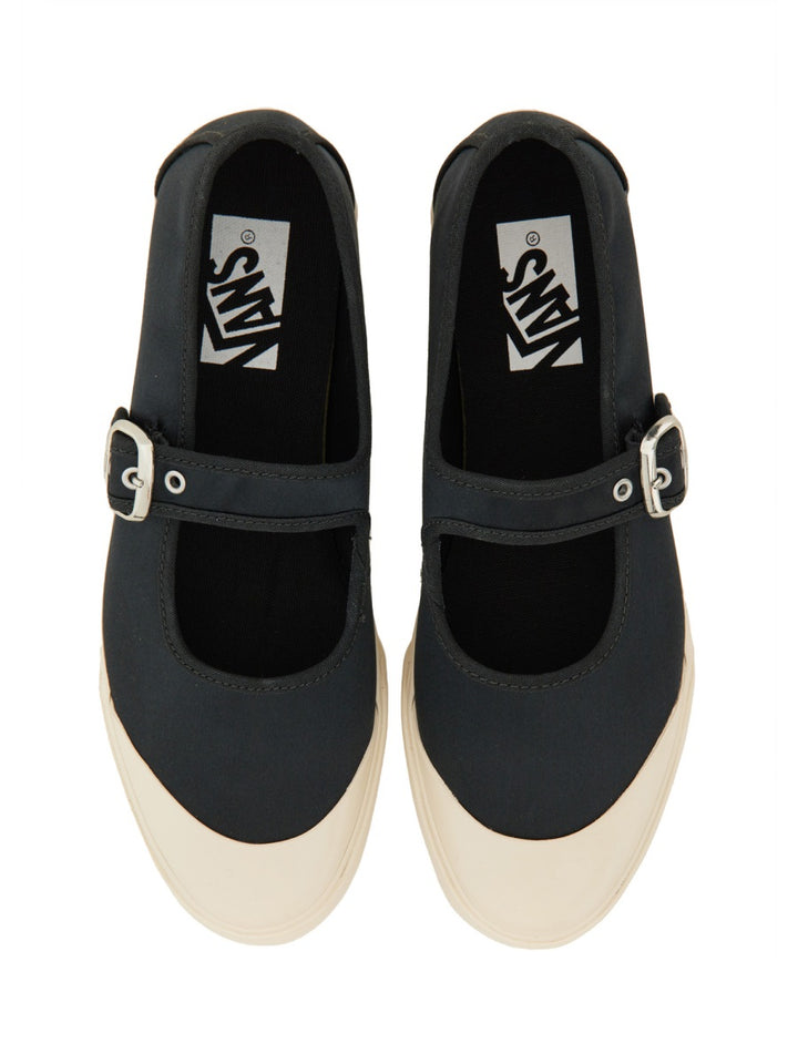 Vans Sneakers - Black | Wanan Luxury