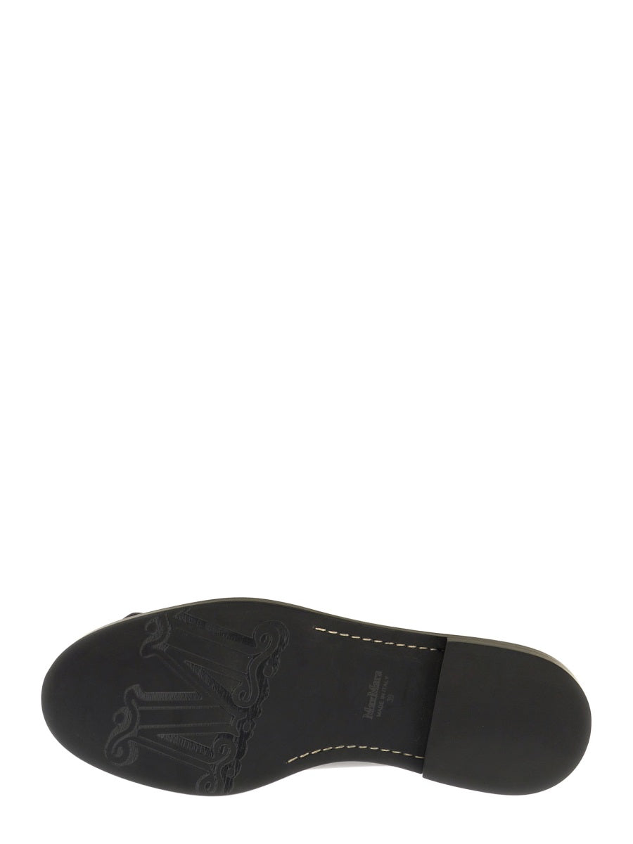 Max Mara Flat Shoes - Black | 37e6697aa4e8e92f8bab282a17f44d5a51dd0f69