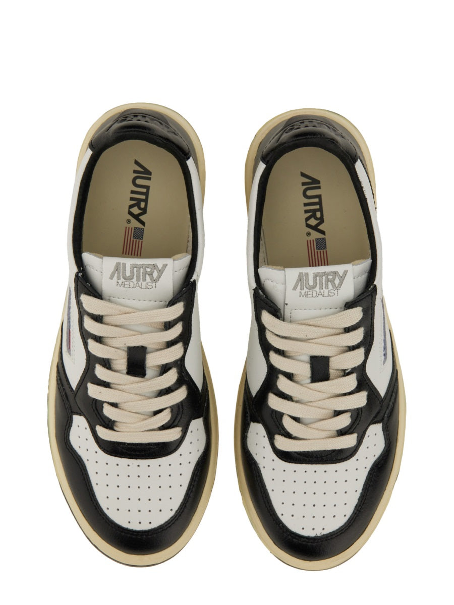 Autry Sneakers - White | Wanan Luxury