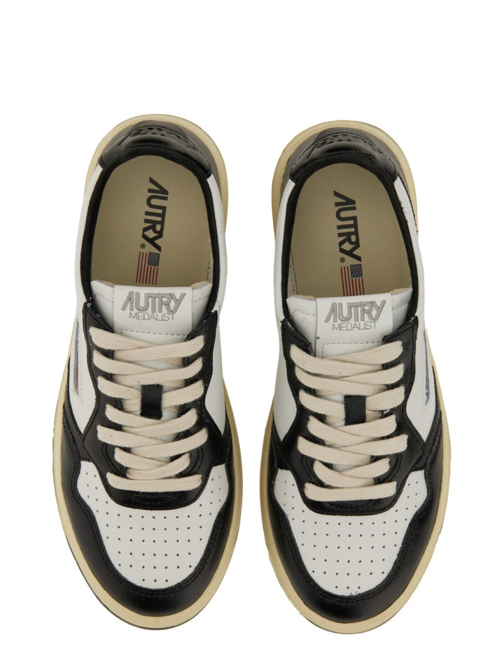 Autry Sneakers - White | Wanan Luxury