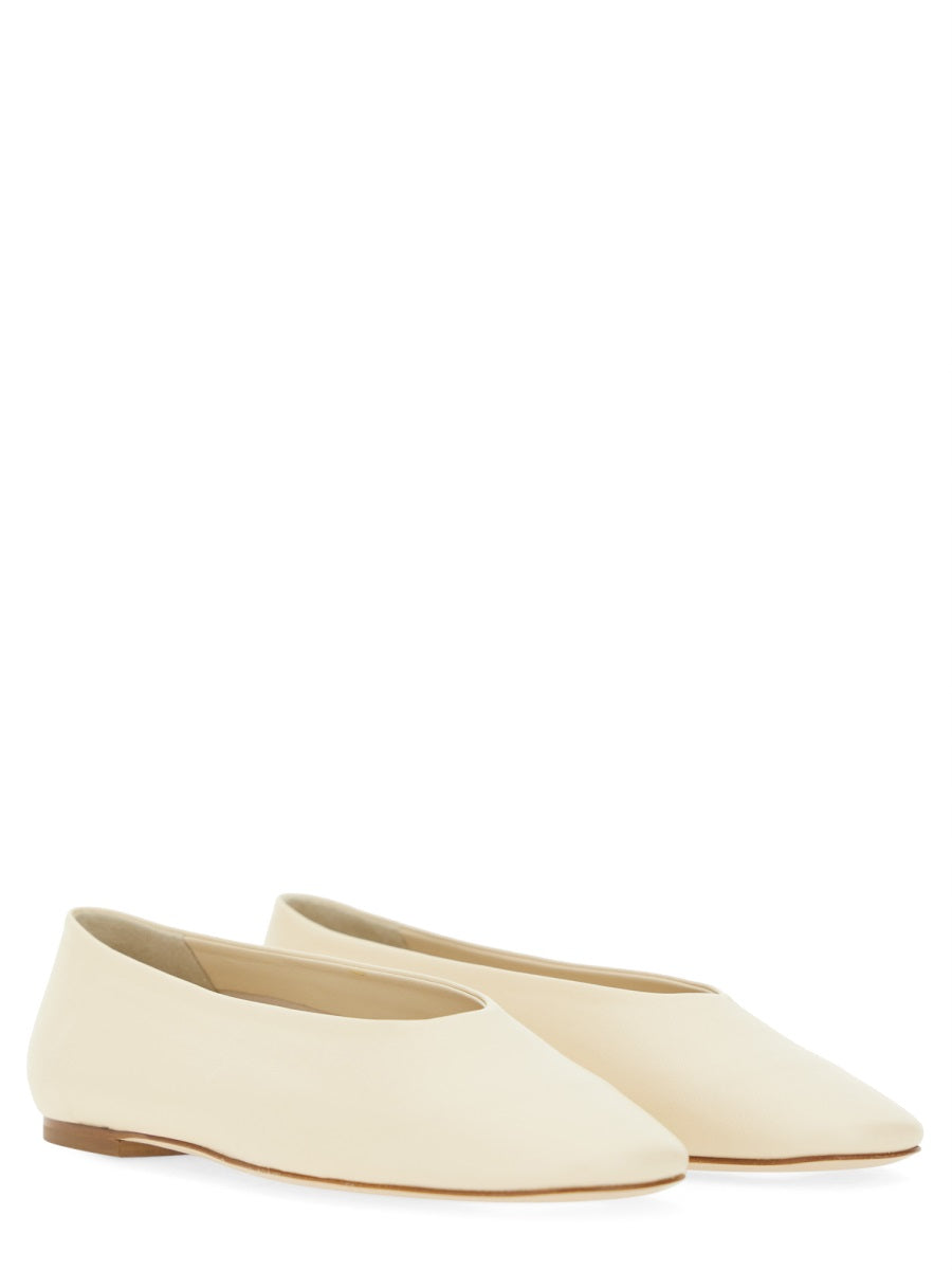 Aeyde Flat Shoes - White | Wanan Luxury
