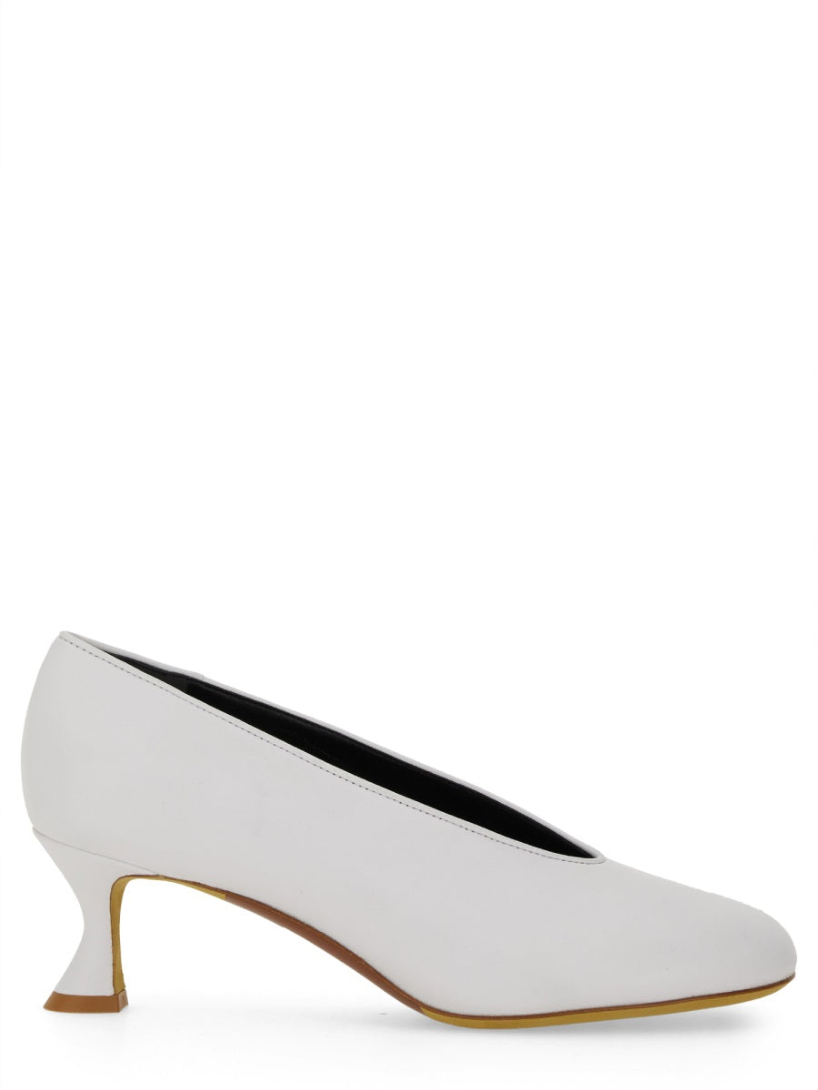Moschino pumps - White | Wanan Luxury
