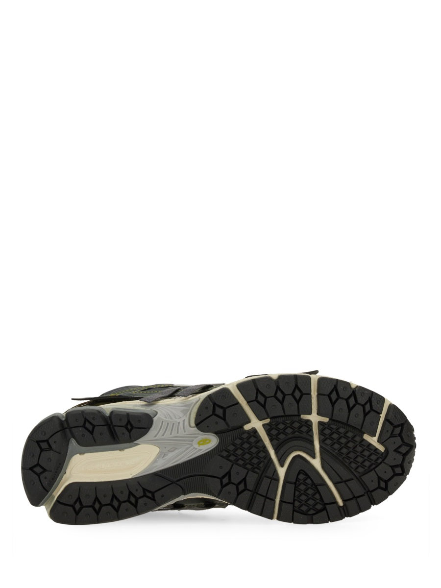 New Balance Sneakers - Green | Wanan Luxury