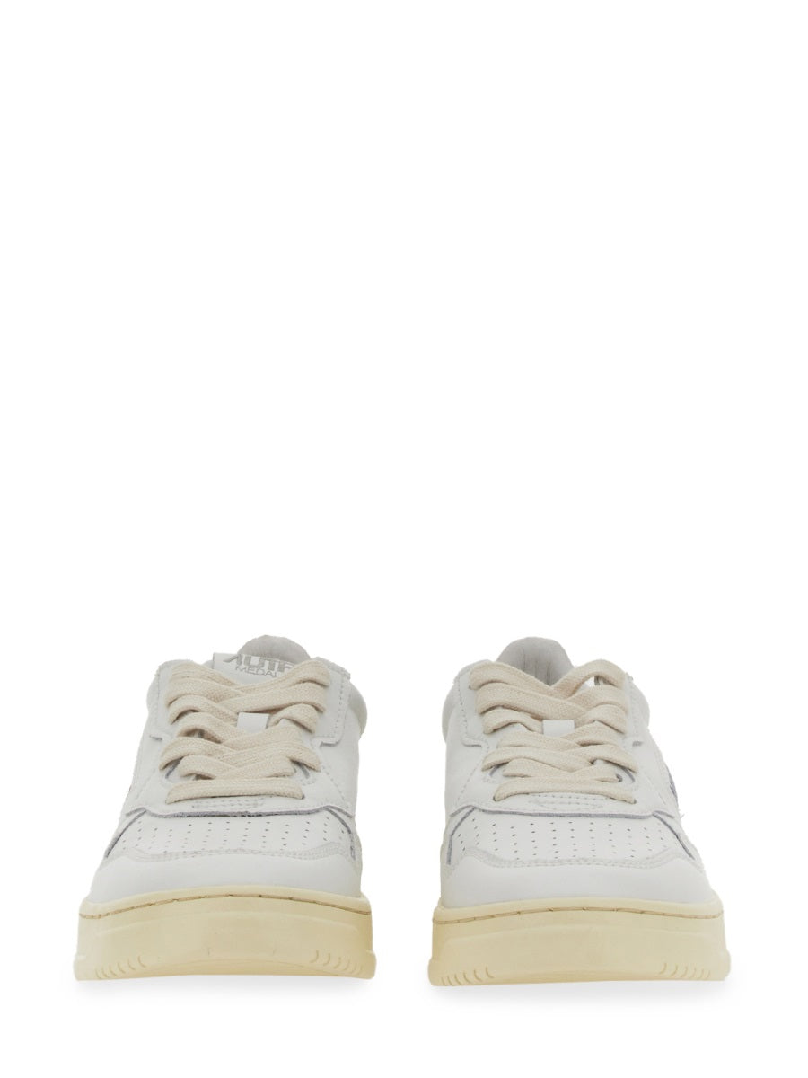 Autry Sneakers - White | Wanan Luxury