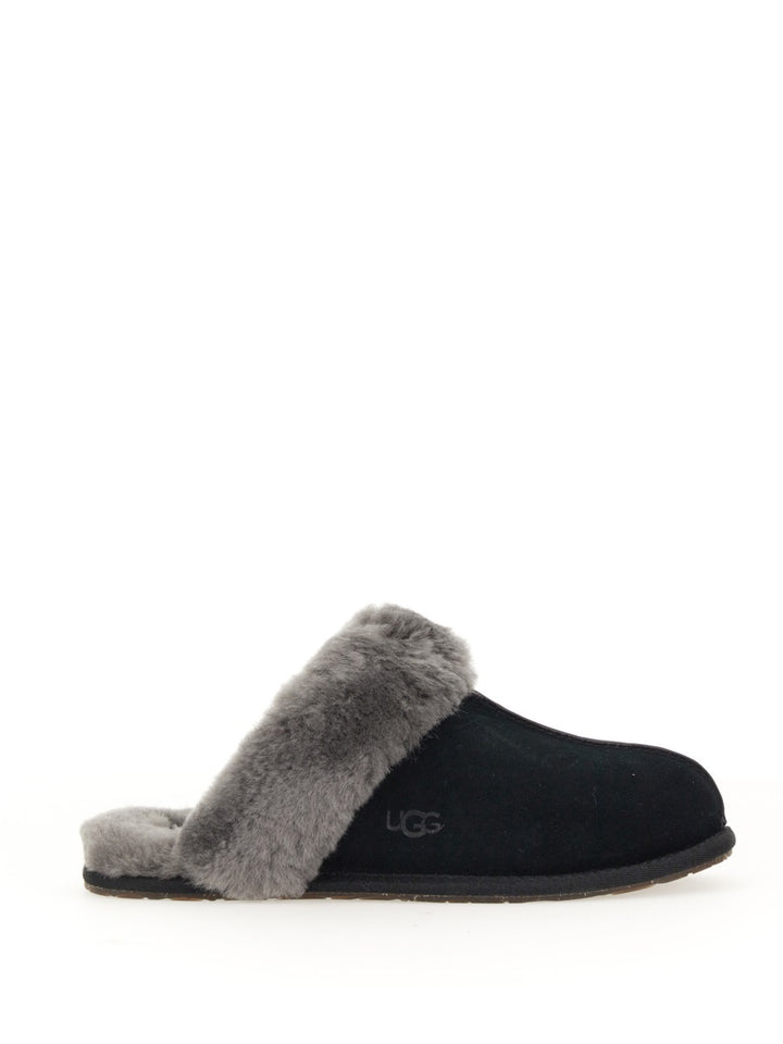 UGG Flat Shoes - Black | Wanan Luxury