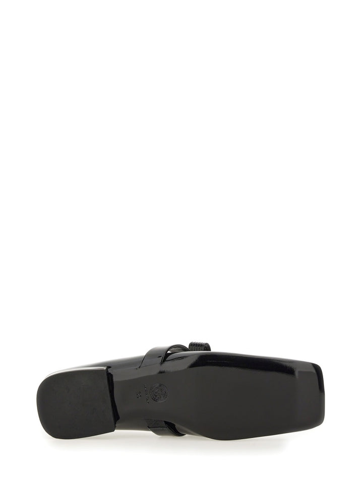 Versace Flat Shoes - Black | de014e878aed2a1431ee7eadc1156c676d785fa3