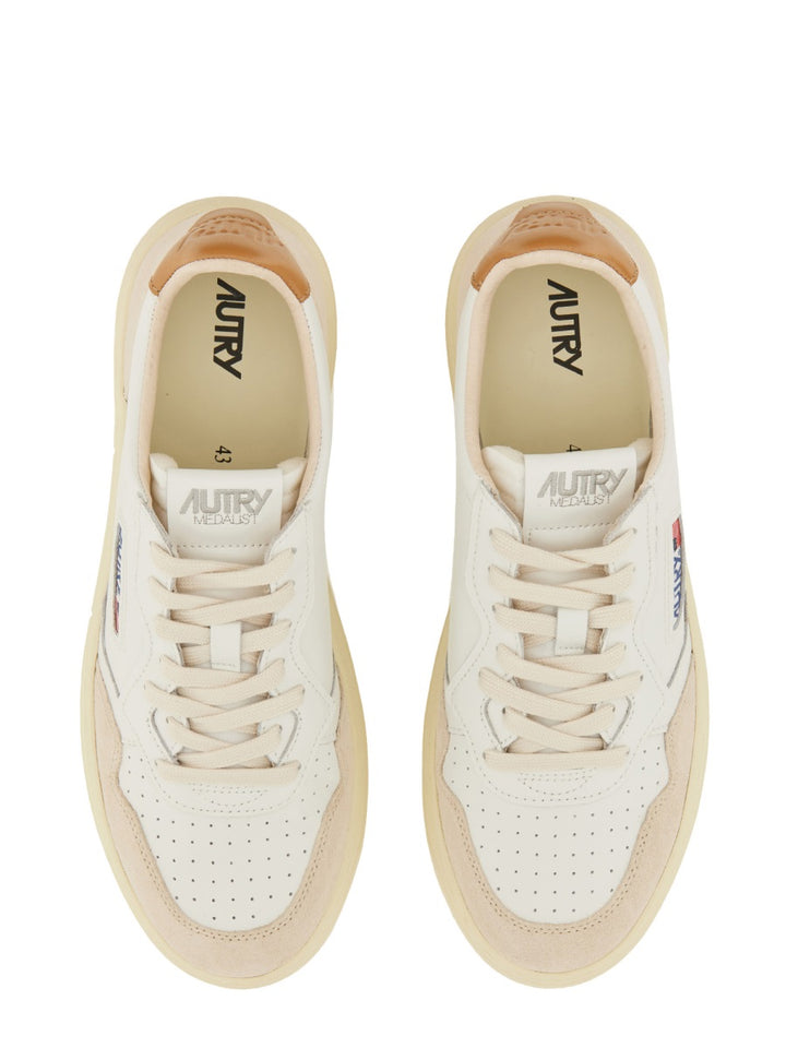 Autry Sneakers - White | 6e1b3f873d880aa9c4fd331166b11b853872b93f