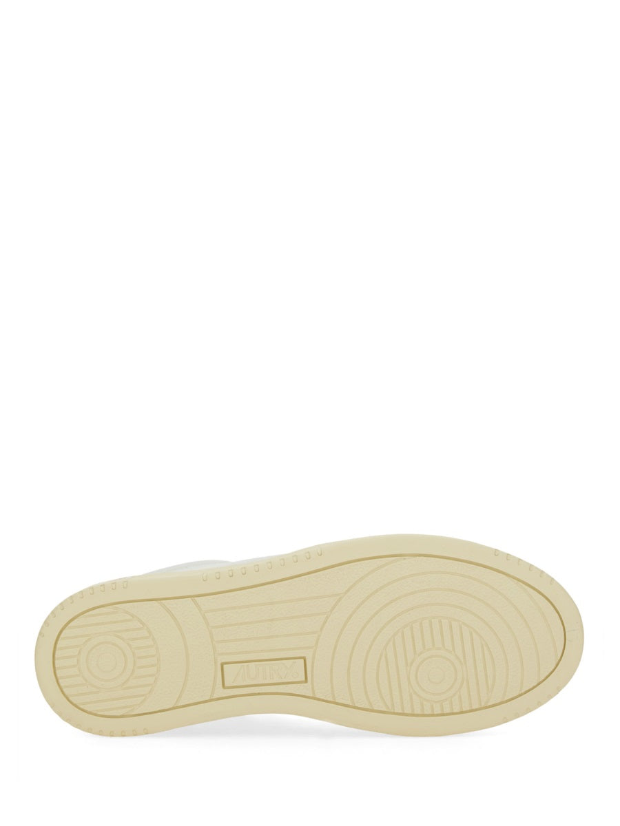 Autry Sneakers - White | df8599bd303c3defffdeba2ad1a7d3699d4efbe2