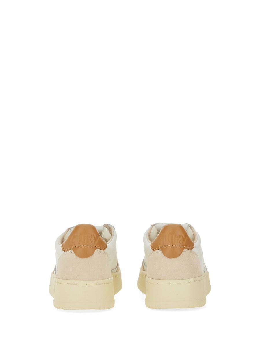 Autry Sneakers - White | e54b842c678354ed48f66824903b6fd954e31824