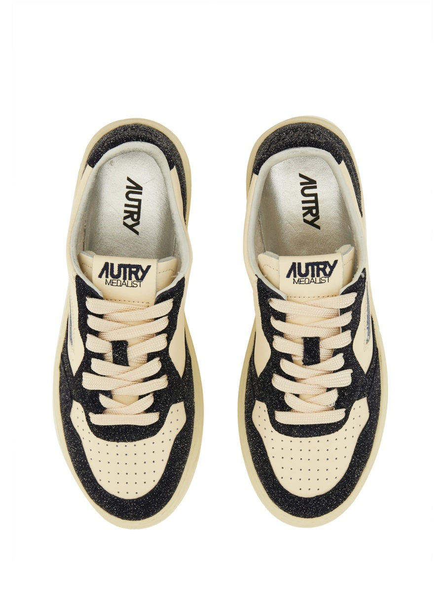 Autry Sneakers - White | Wanan Luxury