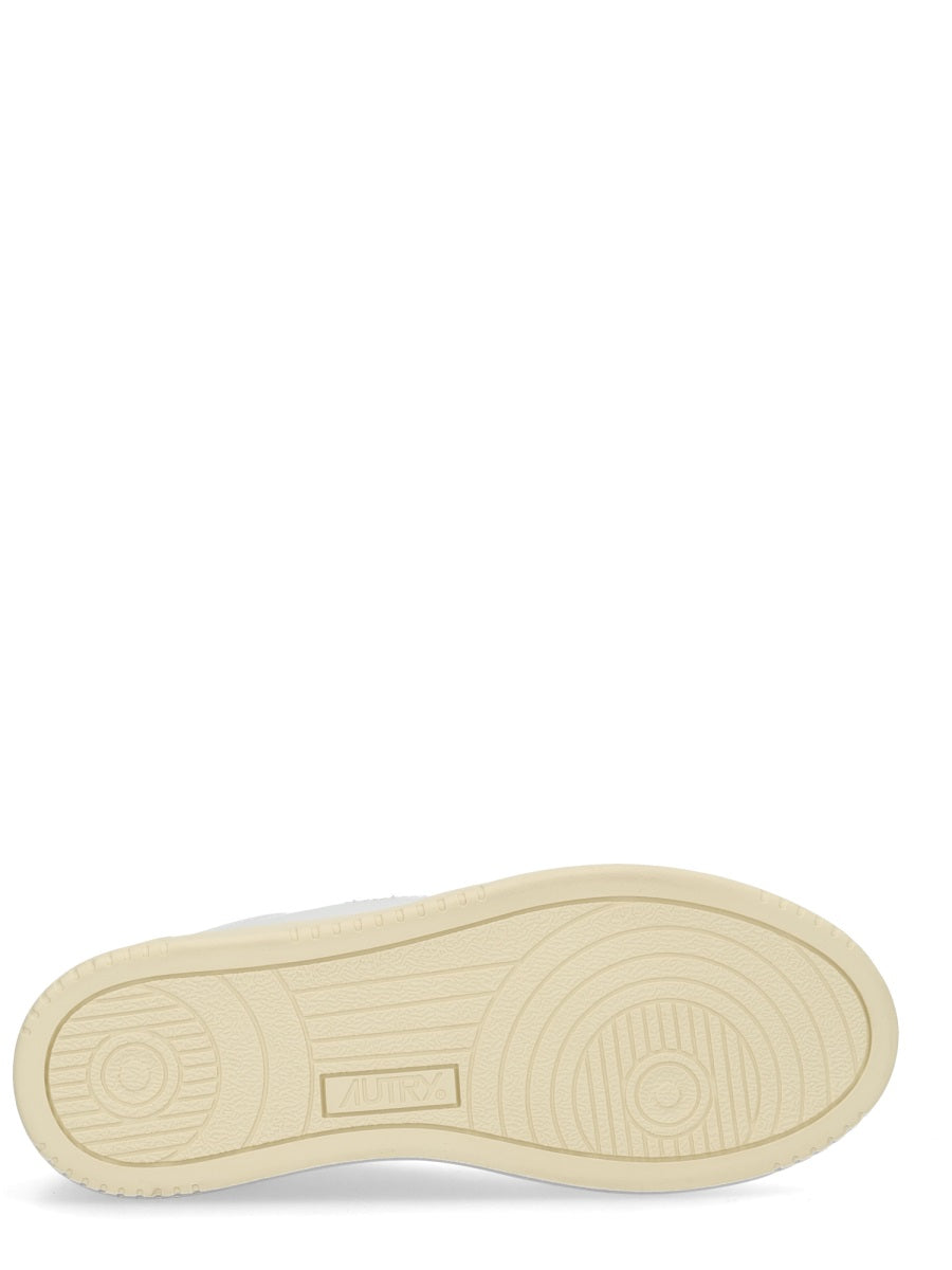 Autry Sneakers - White | a3a1a75ff07fdf0950ce18f1addb6e46f3157063