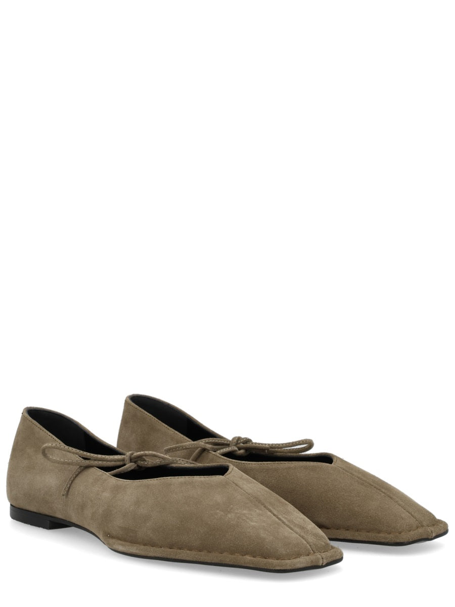 Alohas Flat Shoes - Brown | c5b8643413e8d56f74a36eaef76cb20471f23745