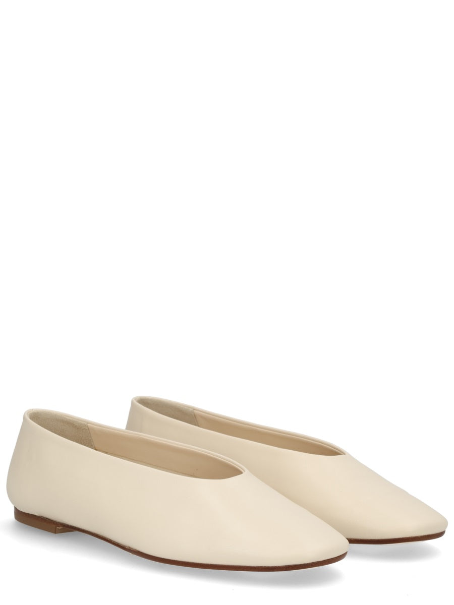 Aeyde Flat Shoes - Ivory | 82676c8416b593e672c81ab35ff53180737d150a