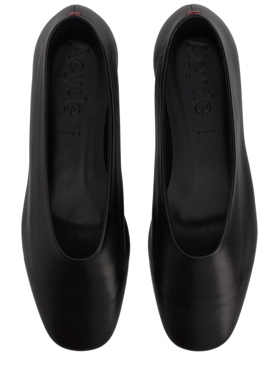 Aeyde Flat Shoes - Black | ecb4ec3de02b9ca83211174347f19939876f867b